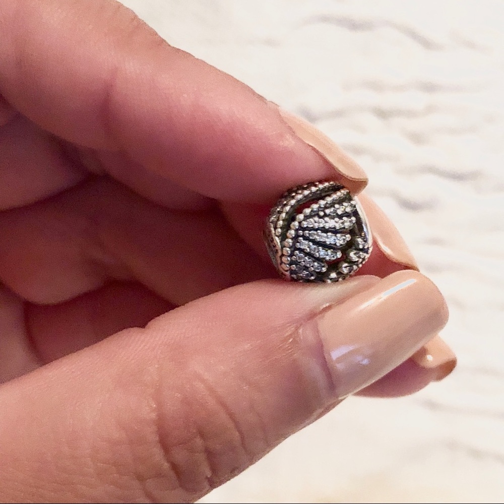 ❤️SOLD❤️Pandora Majestic Feathers Openworks